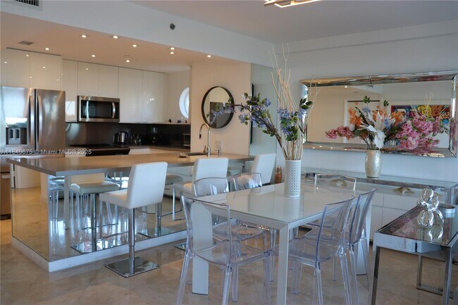 Building Photo - 226 Ocean Dr