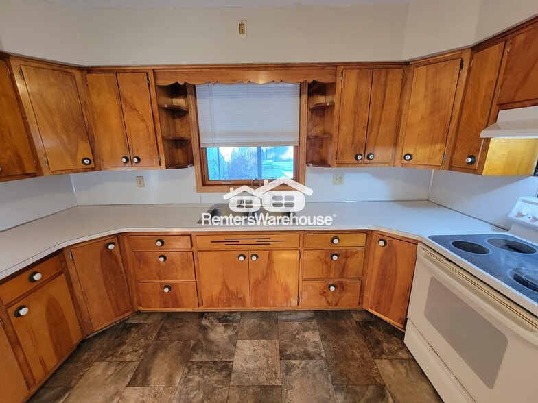 Building Photo - 401 2nd Ave SW