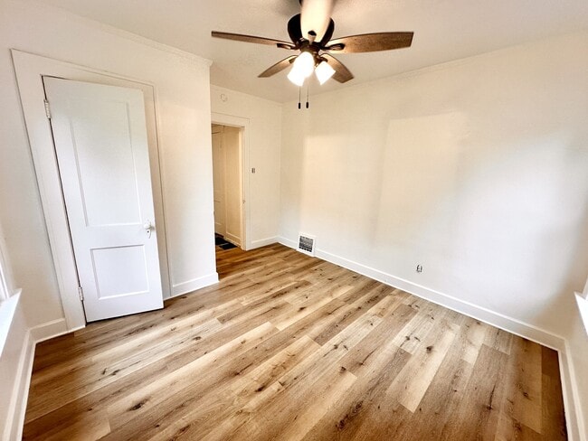 Building Photo - 347 W Vanmeter St