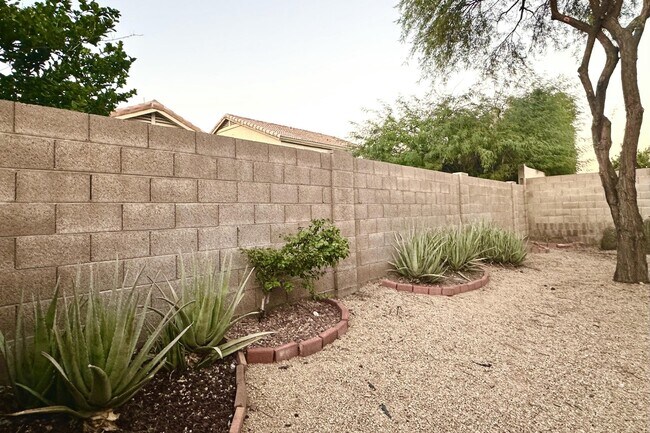 Building Photo - 4256 E Chaparosa Way