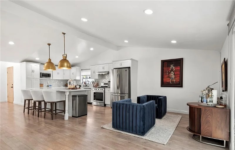 Building Photo - 201 Hanover Dr