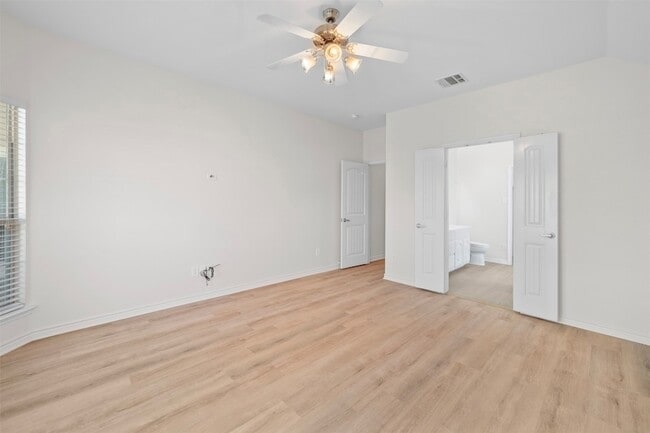 Building Photo - 3601 Carmel Mountain Dr