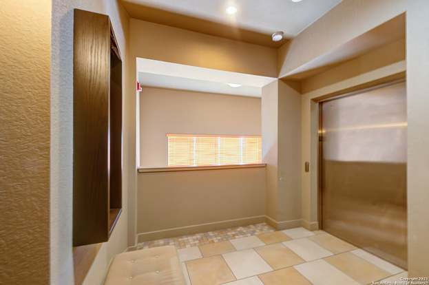 Building Photo - 7342 Oak Manor Dr