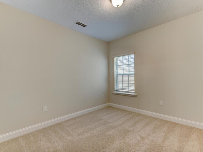 Building Photo - 241 Beech St