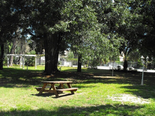 Building Photo - Two Bedroom One Story Townhouse close to A...