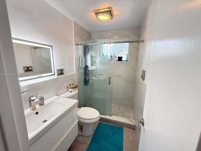 Building Photo - 8420 Byron Ave