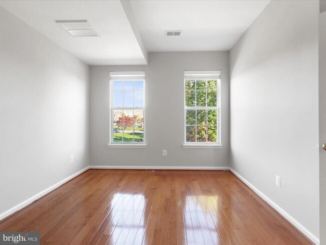 Building Photo - 4815 Dashiell Pl