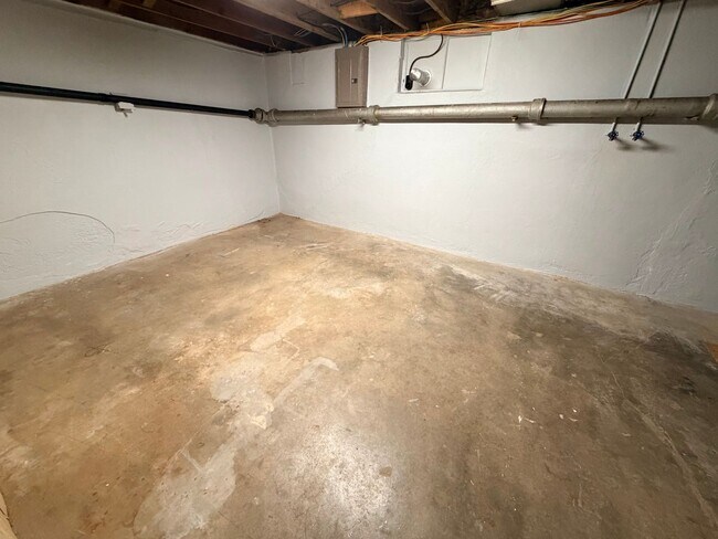Building Photo - 3137 Bermuda Ln