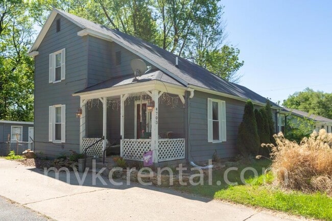 Building Photo - 4703 Alhambra St