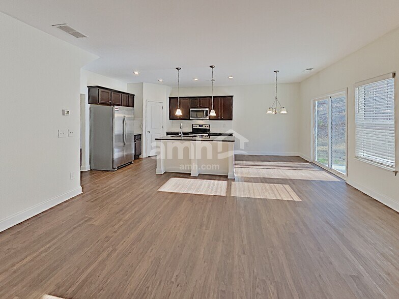 Building Photo - 121 Haeven Trail