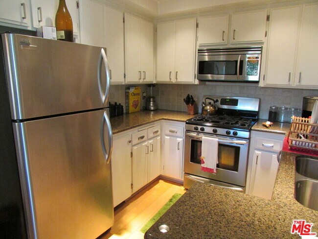 Building Photo - 1127 12th St