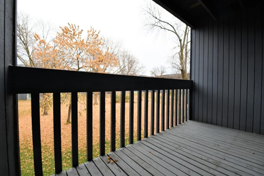 Deck - 2930 Blaisdell Ave