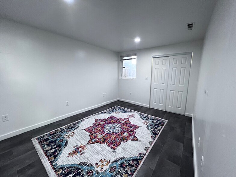 Building Photo - 731 Willow St