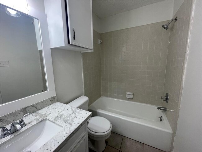 Building Photo - 2609 Cheyenne Dr