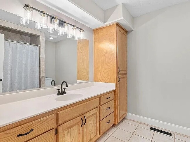 Building Photo - Your Dream Home Just Hit the Market – Don’t Miss Out!