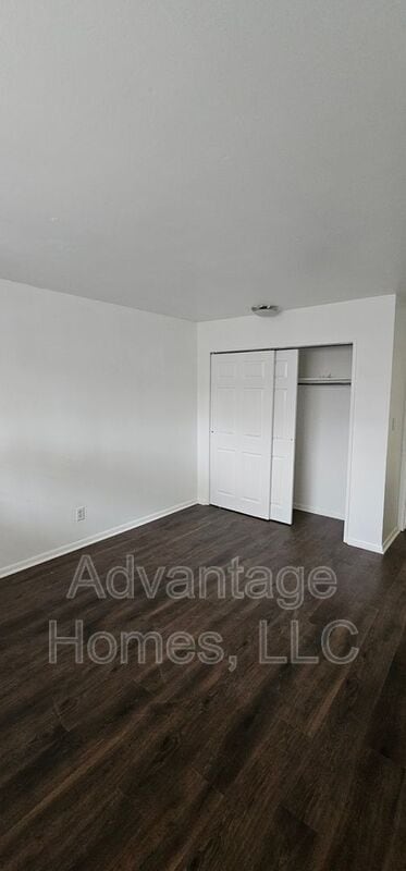 Building Photo - 805 N 70th St