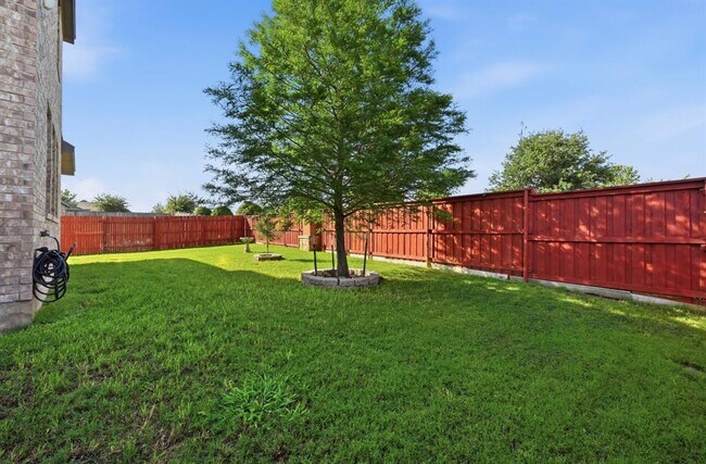Building Photo - 294 Thornless Cir