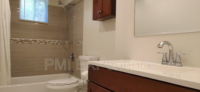 Building Photo - 204 Taurus Dr