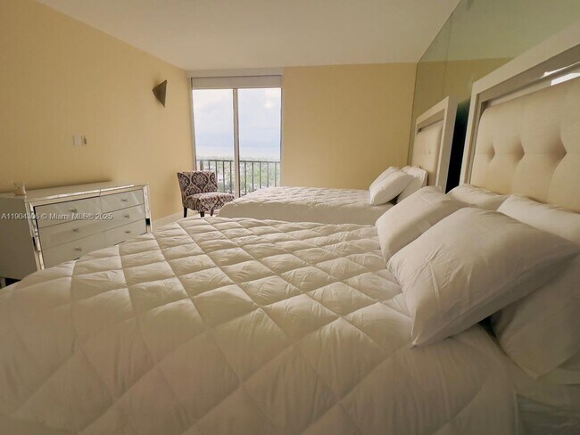 Building Photo - 19355 Turnberry Way