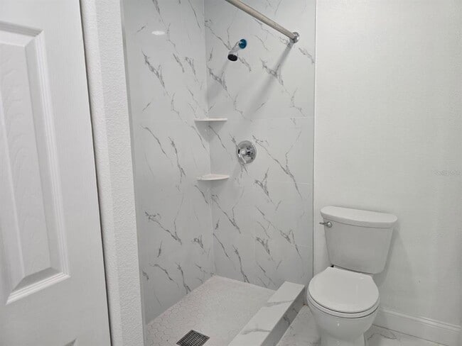 Building Photo - 1813 Hacienda Way