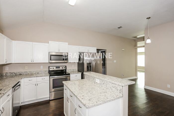 Building Photo - 4804 St Thomas Pl