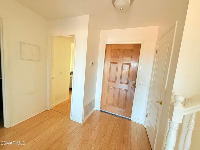 Building Photo - 647 Blue Oak Ave