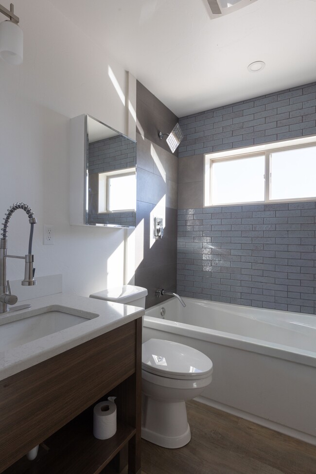 Building Photo - 546 Alaska Frontage Rd