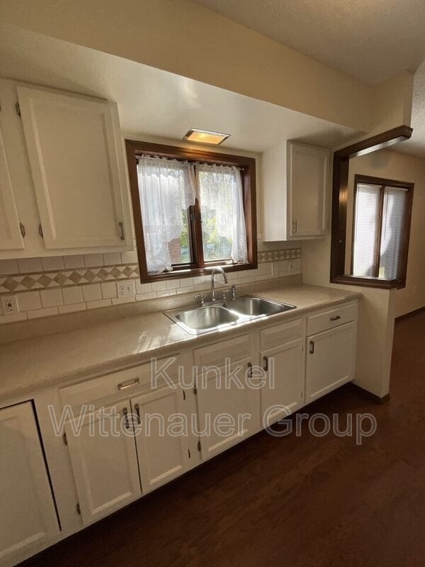 Building Photo - 9 Old Orchard Ln