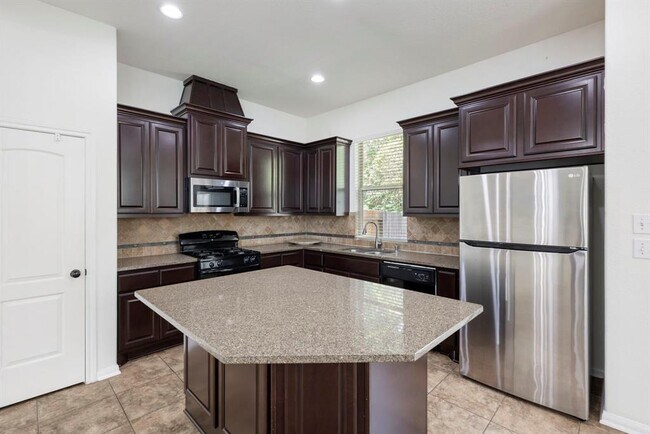 Building Photo - 14 Cheswood Manor Drive