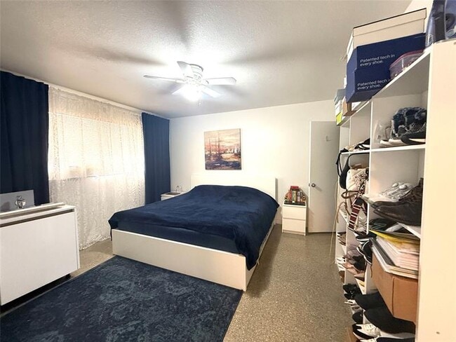 Building Photo - 1441 Miami Rd