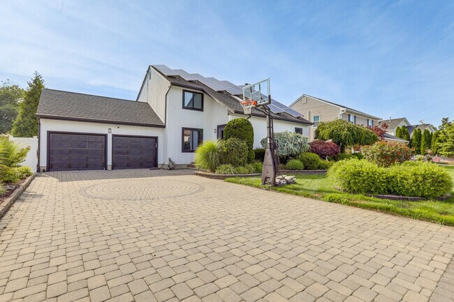 Building Photo - 31 Diane Dr