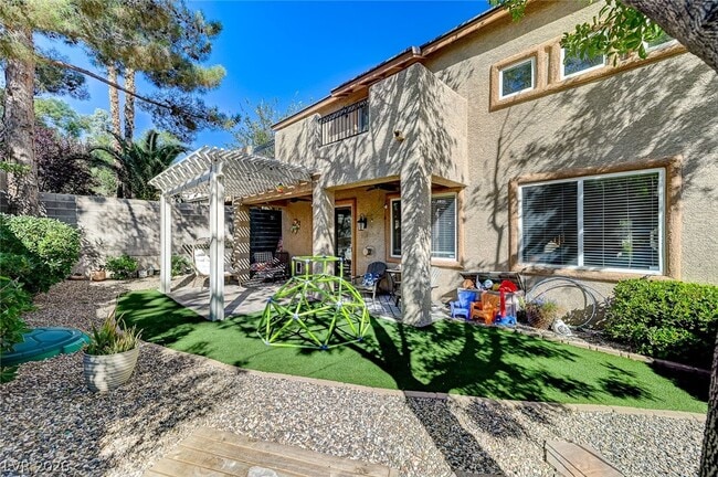 Building Photo - 10617 Austin Bluffs Way