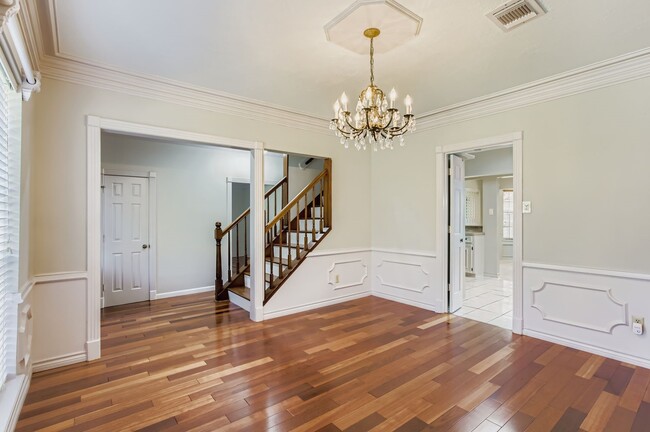 Building Photo - 8518 Rebawood Dr