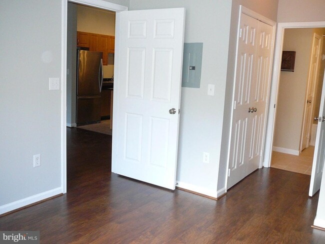 Building Photo - 12958 Centre Park Cir