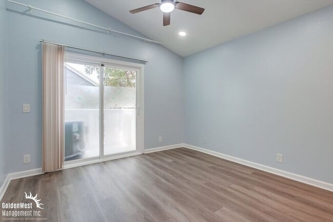 Building Photo - Modern & Spacious 2Bdm 2.5Ba Condo in Cany...