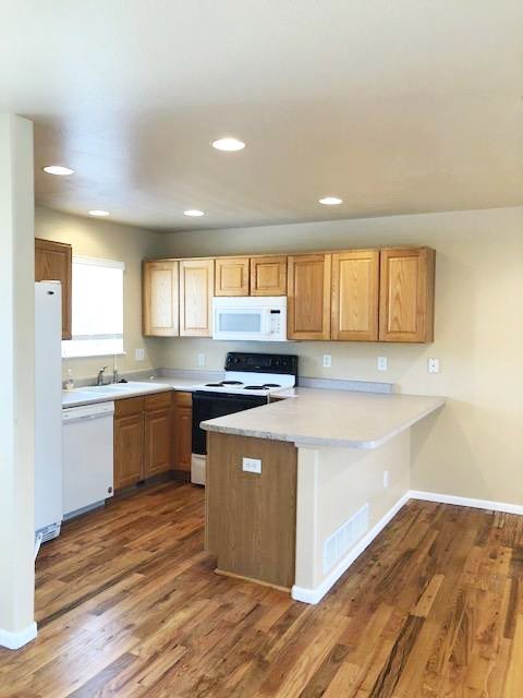 Building Photo - 3 br, 2.5 bath House - 2242 Jeanette Way