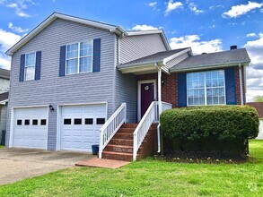 Building Photo - COMING SOON... Split-Level 3Bed/2Bath in H...