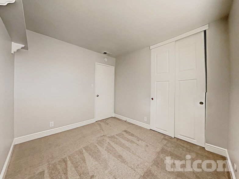 Building Photo - 4673 Tallyho Dr