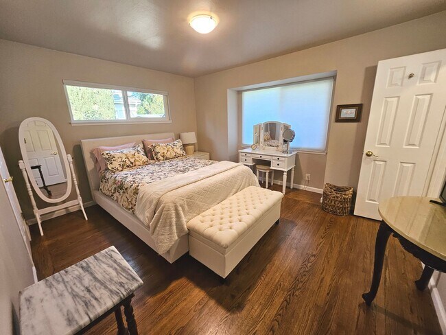 Building Photo - Charming Walnut Creek Ranch-Style Home