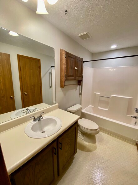 Building Photo - 30 Monmouth Dr