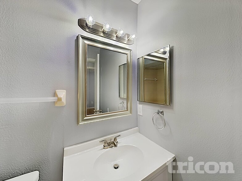 Building Photo - 6427 Undine Way