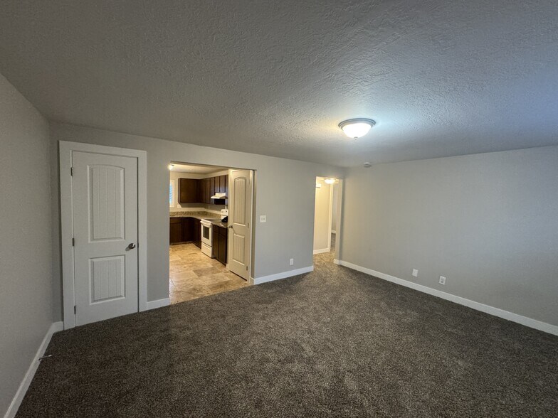 Building Photo - 280 W 700 N