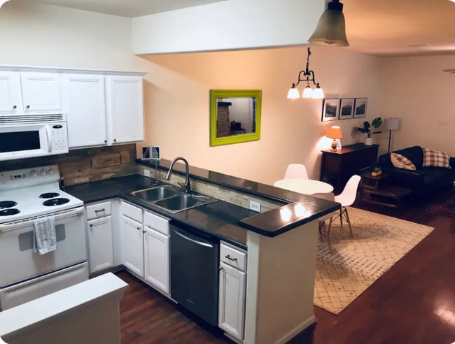 Building Photo - 105 Ross Moore Ave