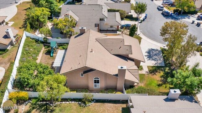 Building Photo - 852 Admiral Ct