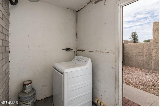 Building Photo - 4522 E Pueblo Ave