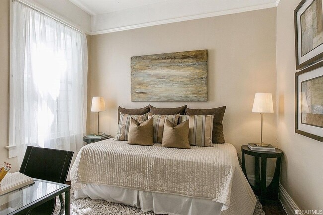 Building Photo - OPEN HOUSE SUN 4/19 Amazing Cow Hollow 3 bedroom Condo w/remodeled kitchen, hardwood floors and l...