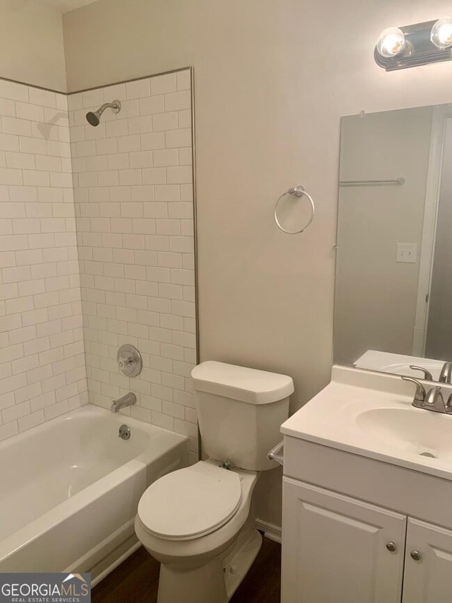 Building Photo - 5663 St Thomas Dr