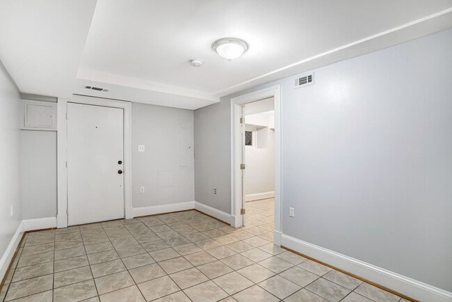 Building Photo - 2BR Basement Apartment | Brightwood