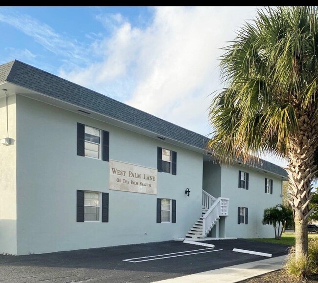 Building Photo - 2716 Vandiver Dr