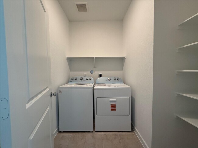 Building Photo - 9730 Arrigoni Creek Dr